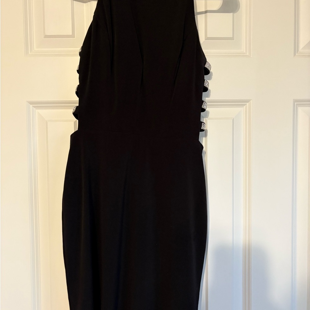 Elegant Black Sleeveless Dress